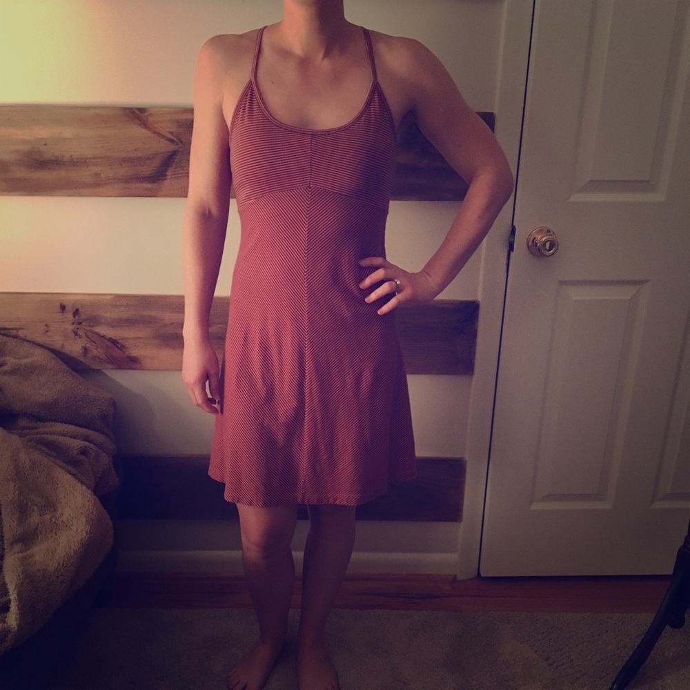Stretchy dress with built in bra